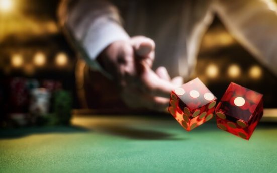 craps dice table green